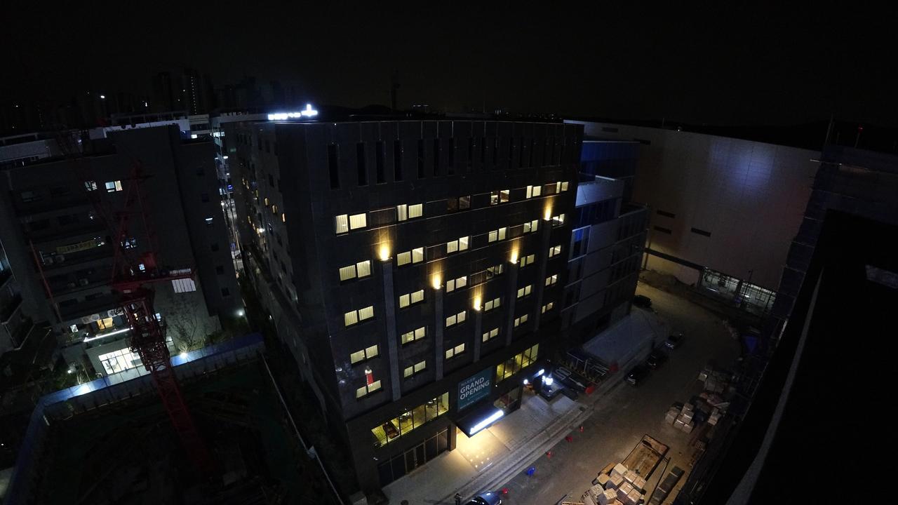 First Hotel Guri Exterior photo